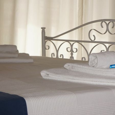 Lullymia Bed & Breakfast โครโตเน ภายนอก รูปภาพ