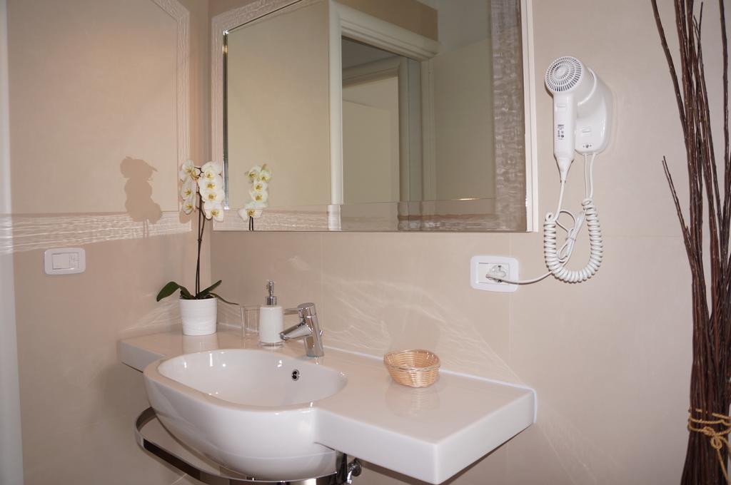 Lullymia Bed & Breakfast โครโตเน ห้อง รูปภาพ
