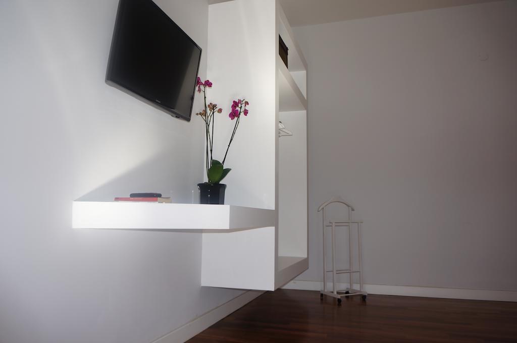 Lullymia Bed & Breakfast โครโตเน ห้อง รูปภาพ
