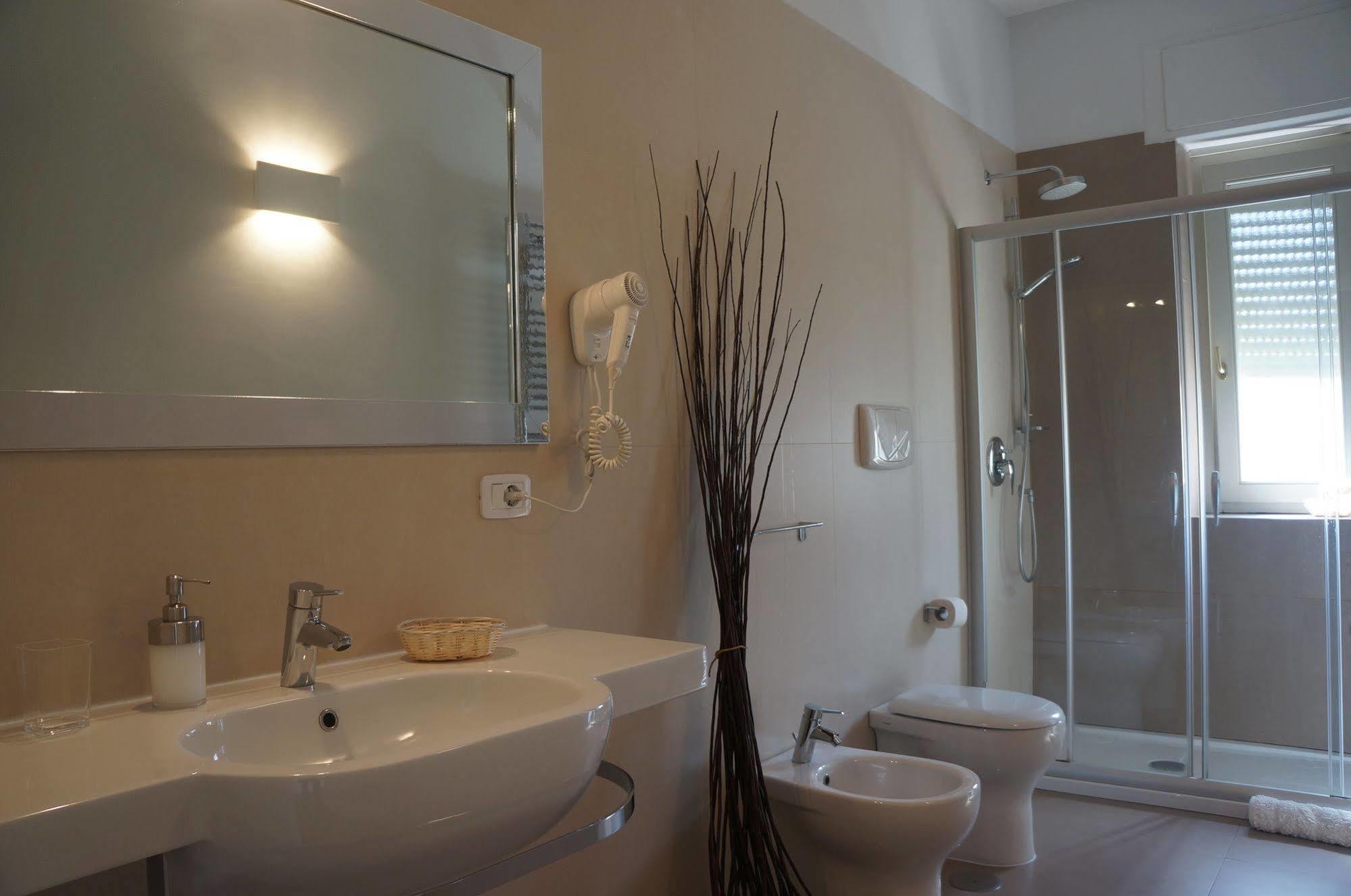 Lullymia Bed & Breakfast โครโตเน ภายนอก รูปภาพ